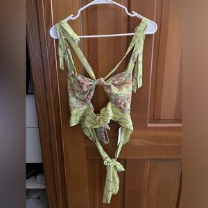 MAJORELLE TATIANA CROP TOP IN GREEN